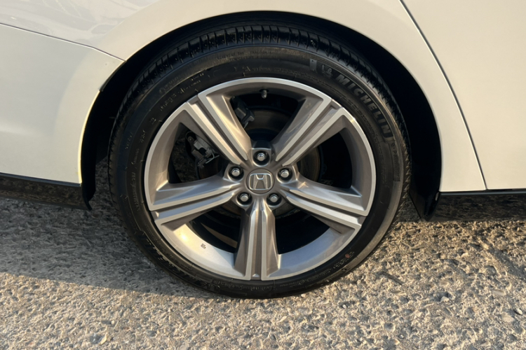 本田 雅阁 2023款 260TURBO 卓越版车身外观6009