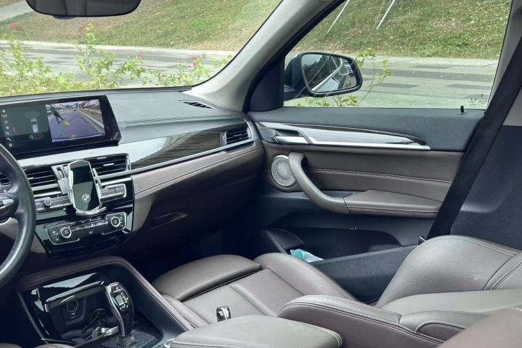 宝马X1 2022款 xDrive25Li 尊享型中控内饰7006