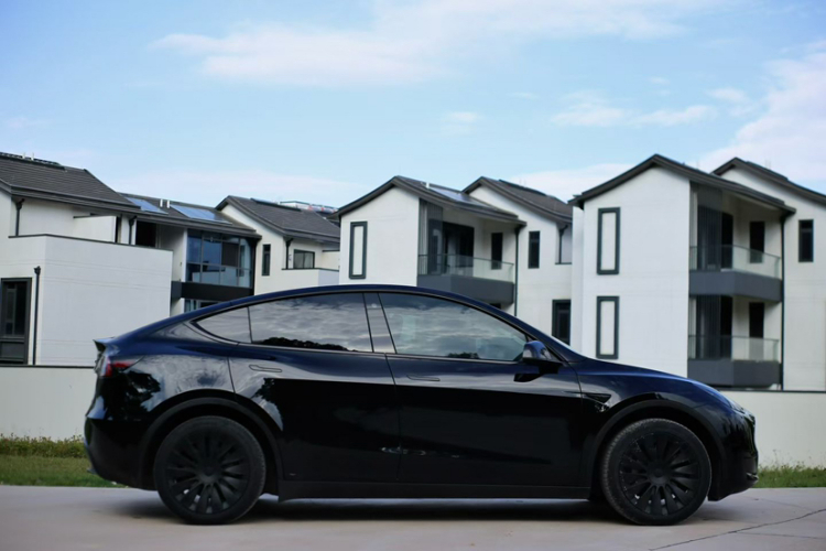 特斯拉 Model Y 2022款 改款 后轮驱动版车身外观6008