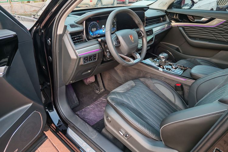 红旗HS5 2022款 改款 2.0T 智联旗享版中控内饰7013