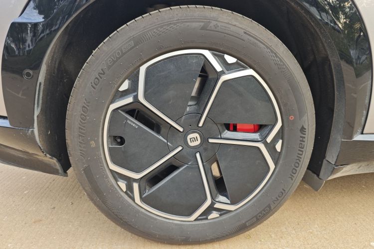 小米汽车 小米YU7 2025款 超长续航高性能四驱Max版车身外观6014