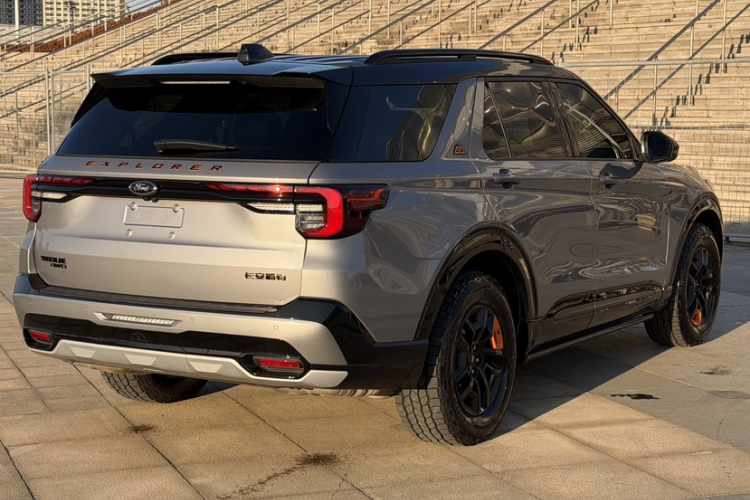 福特 探险者 2024款 2.3T EcoBoost 昆仑巅峰版 6座车身外观6002