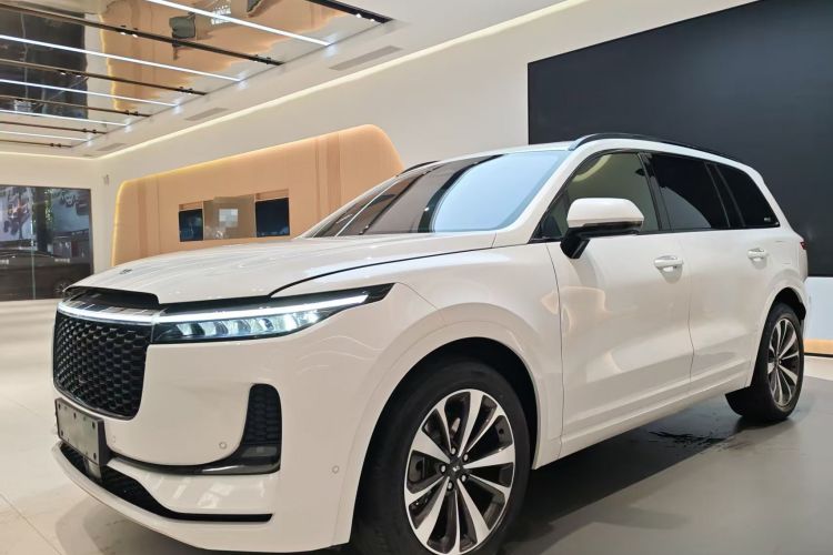 理想汽车 理想ONE 2021款 增程6座版车身外观1