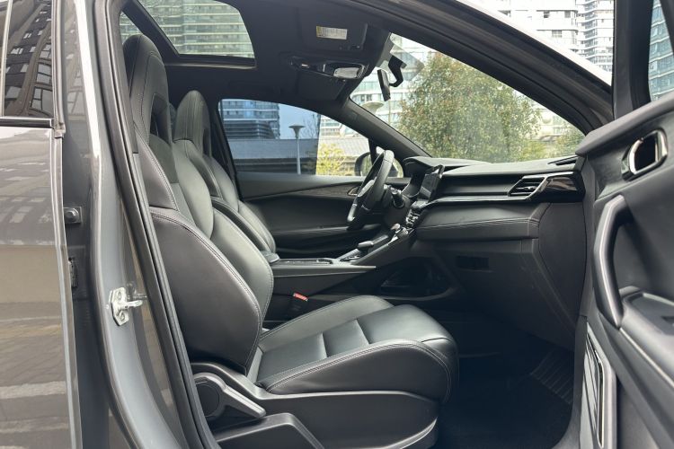 领克06 2020款 1.5T 劲Pro中控内饰7005