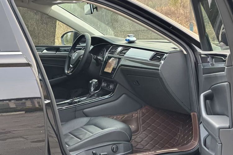 大众 辉昂 2018款 改款 380TSI 两驱商务版中控内饰7001