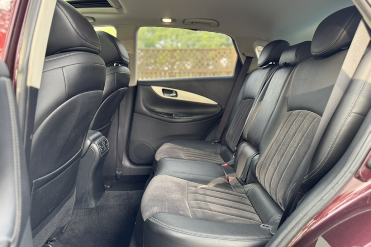 英菲尼迪QX50 2015款 2.5L 舒适版中控内饰7005