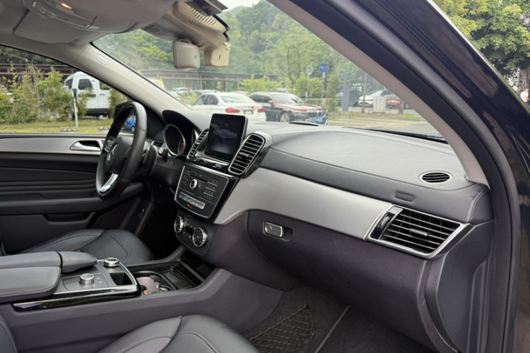 奔驰GLE轿跑 2015款 GLE 320 4MATIC 轿跑SUV中控内饰7012