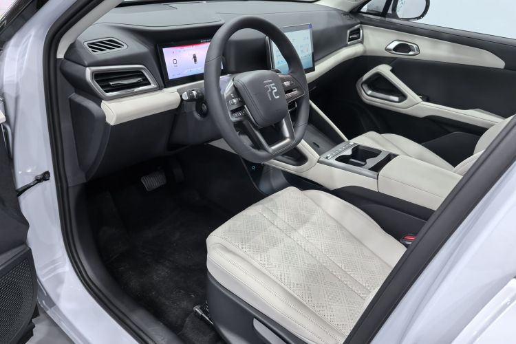 比亚迪 元UP 2025款 301KM 领航型中控内饰7003