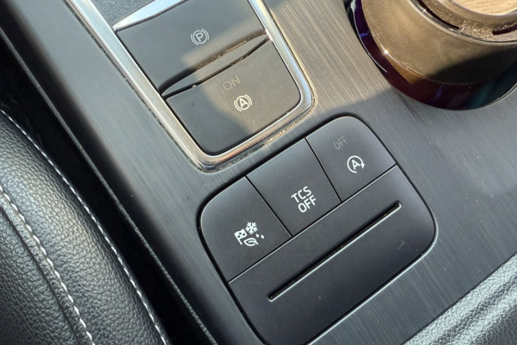 福特 福克斯 2020款 两厢 EcoBoost 180 自动锋潮型中控内饰7013