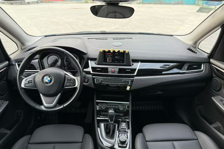 宝马2系旅行车 2018款 218i 尊享型运动套装中控内饰7002