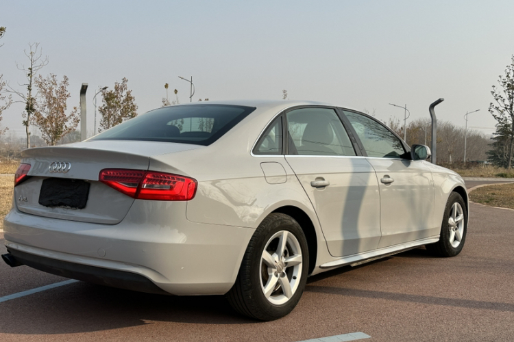 奥迪A4L 2013款 35 TFSI 自动舒适型车身外观6003