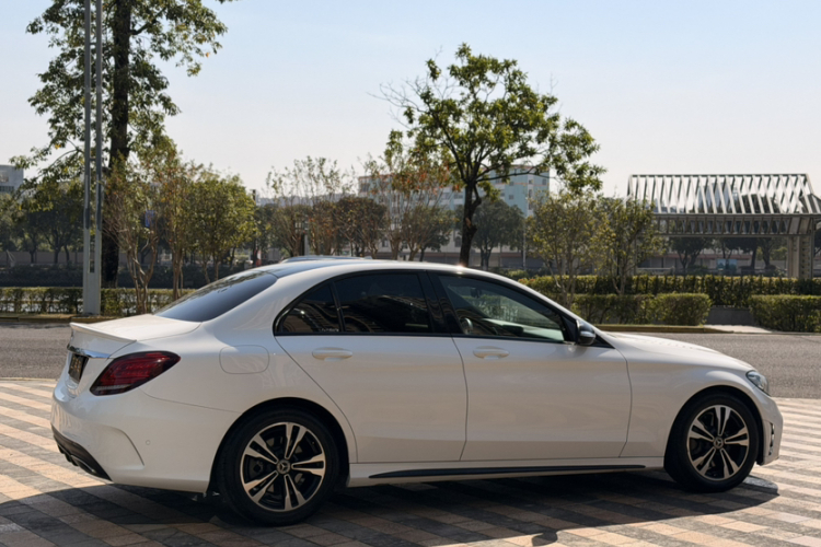 奔驰C级 2019款 C 260 运动版车身外观6008
