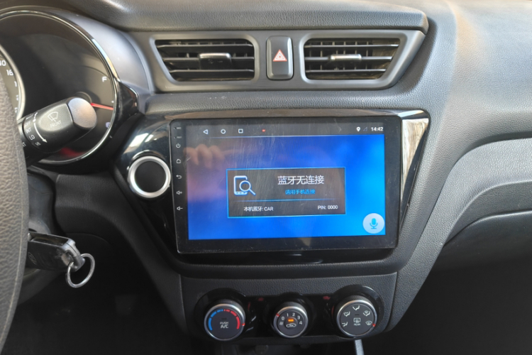 起亚K2 2015款 三厢 1.4L MT GLS中控内饰7006