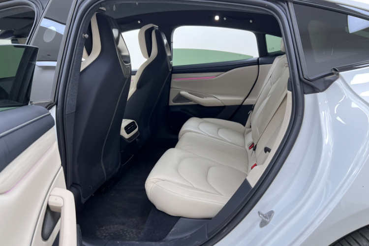 小米汽车 小米SU7 2024款 后驱超长续航高阶智驾Pro版中控内饰7005