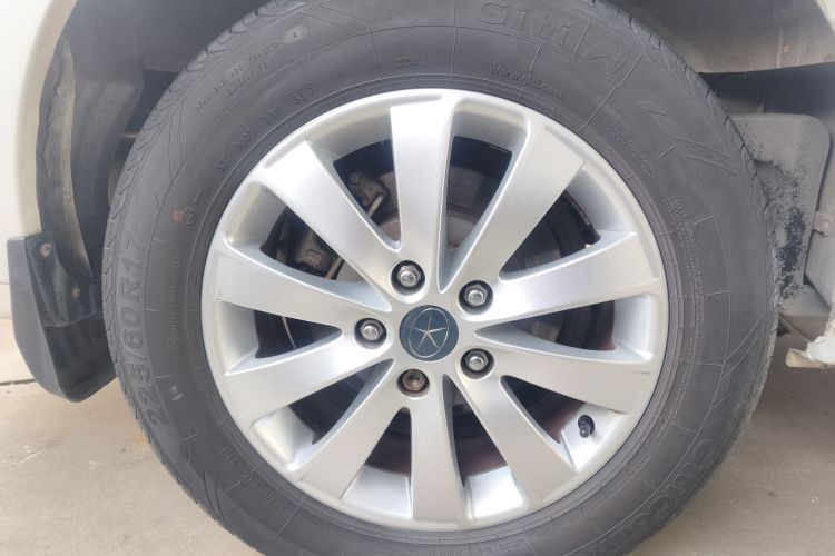 江汽集团 瑞风M5 2017款 2.0T 汽油双离合商务版局部细节9009