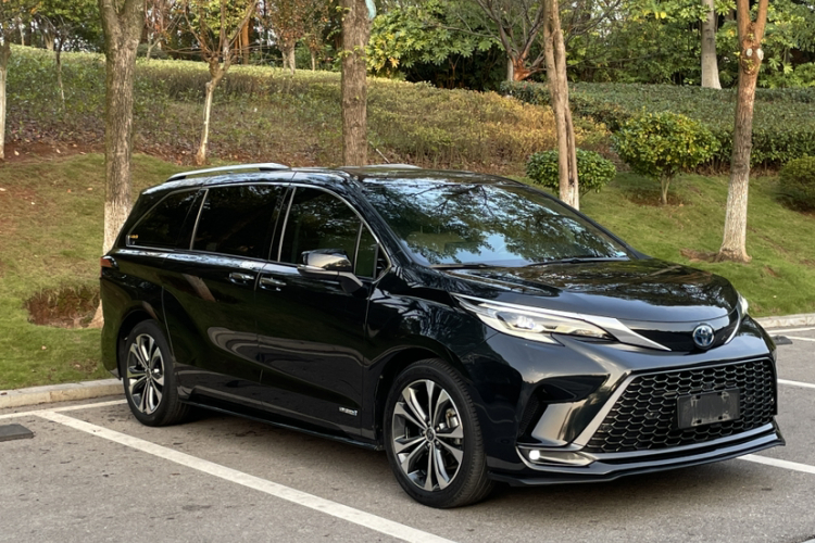 丰田 格瑞维亚 2022款 2.5L混动 尊爵版车身外观6002