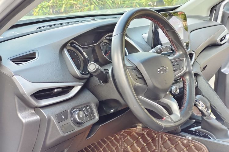 雪佛兰 沃兰多 2018款 Redline 530T 自动纵享版（5+2款） 国V中控内饰7012