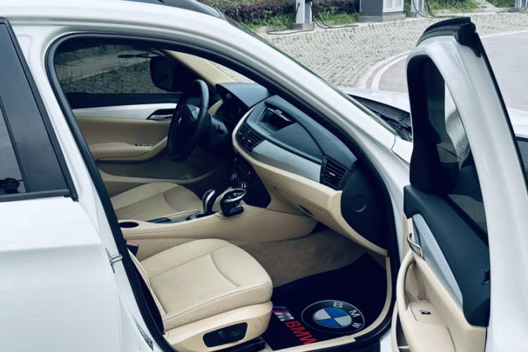 宝马X1 2012款 sDrive20i 领先型中控内饰7003