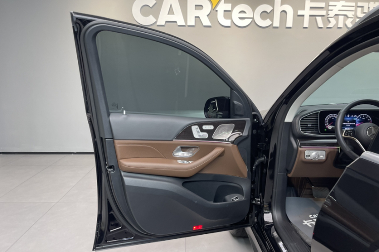 奔驰GLE 2024款 GLE 350 4MATIC 时尚型中控内饰7008