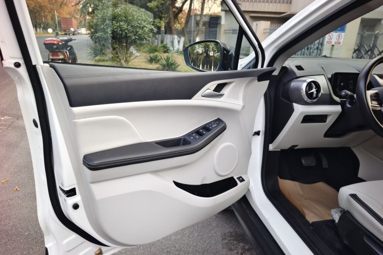 比亚迪 元Pro 2021款 一生一世版中控内饰7002