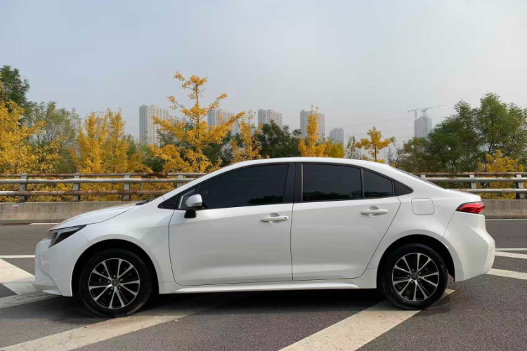 丰田 雷凌 2024款 185T CVT豪华版车身外观6006