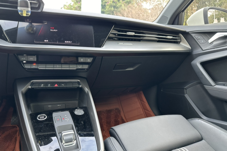 奥迪A3 2024款 A3L Limousine 35 TFSI 时尚运动型局部细节18