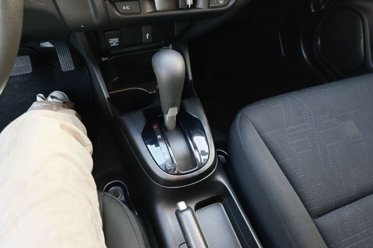 本田 飞度 2018款 1.5L CVT舒适天窗版局部细节18