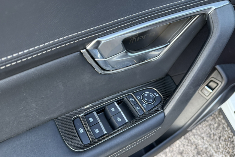 比亚迪 宋Pro 2019款 1.5T 自动尊贵型中控内饰7008