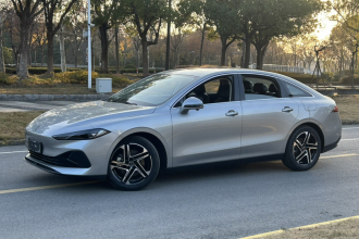 荣威D7 2023款 DMH 125km 卓越版