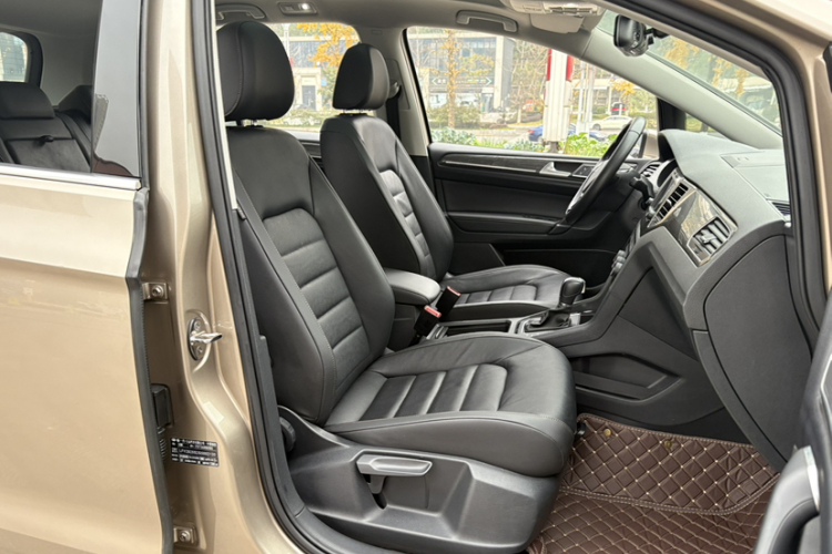 大众 高尔夫·嘉旅 2016款 230TSI 自动豪华型中控内饰7003