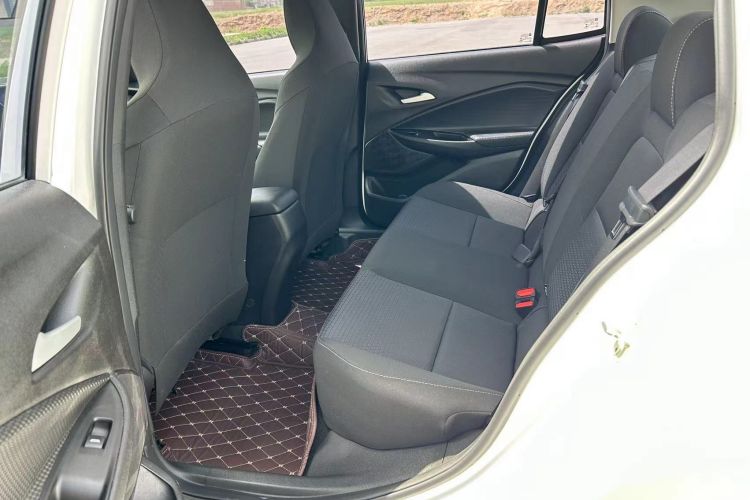 雪佛兰 科沃兹 2021款 325T 自动欣悦版中控内饰7003