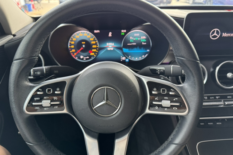 奔驰C级 2019款 改款 C 260 L 运动版中控内饰7004