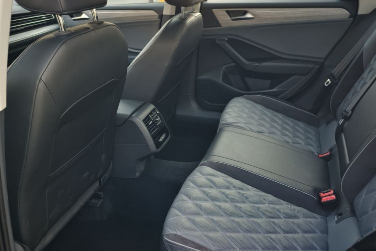 大众 速腾 2023款 300TSI DSG卓越版中控内饰7003