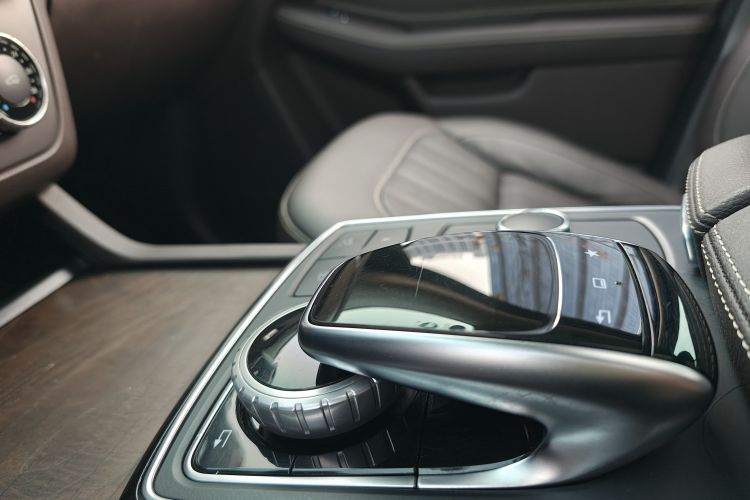 奔驰GLE 2016款 GLE 400 4MATIC中控内饰7009