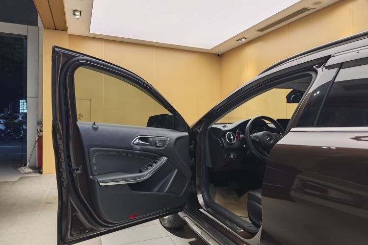 奔驰GLA 2018款 GLA 200 动感型车身外观6012