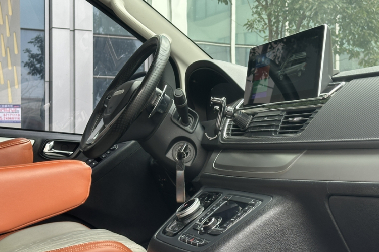 上汽大通MAXUS 大通G20 2023款 ES 2.0T 汽油自动超值版中控内饰7003