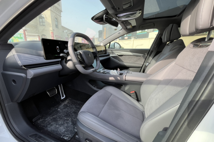 岚图汽车 岚图追光 2024款 PHEV 四驱超长续航旗舰版中控内饰7003