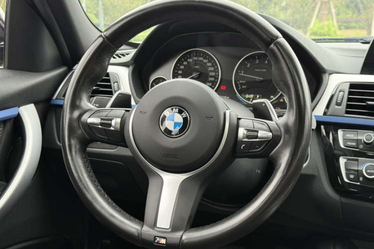 宝马3系 2018款 320i M运动套装中控内饰7008