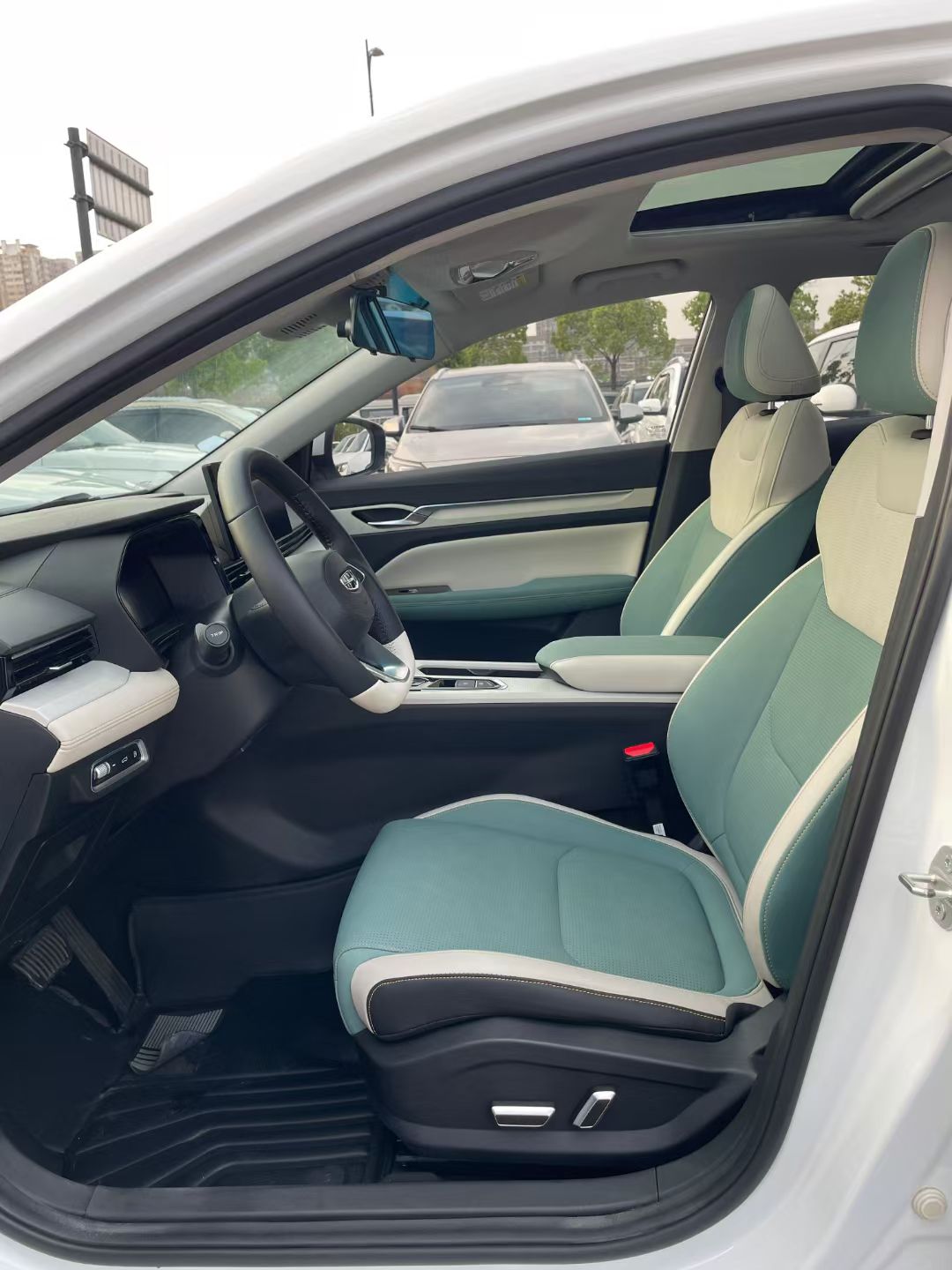 吉利汽车 帝豪L HiP 2022款 1.5TD-DHT Pro 100KM Super 睿