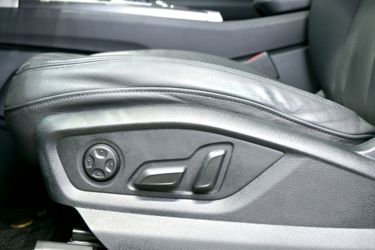 奥迪Q7 2016款 40 TFSI 舒适型中控内饰7011