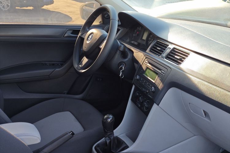 斯柯达 昕锐 2016款 1.4L 手动前行版中控内饰7003