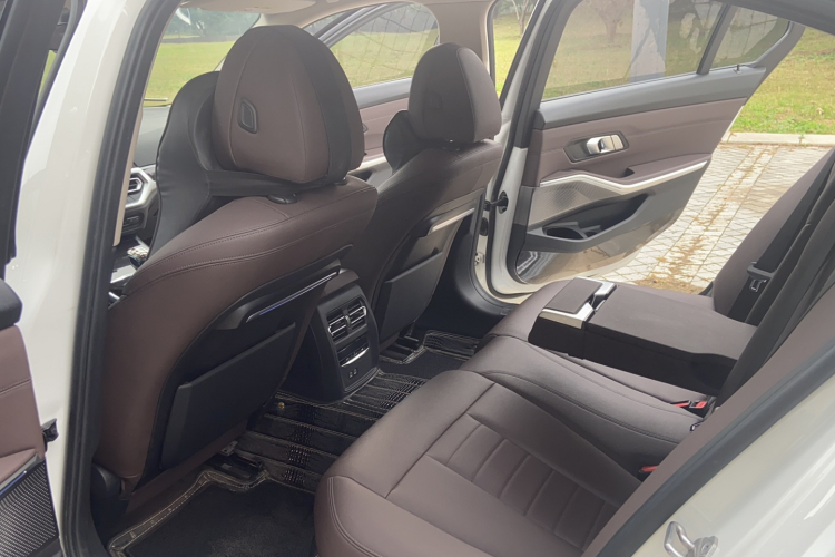 宝马3系 2021款 改款二 325Li M运动套装中控内饰7003