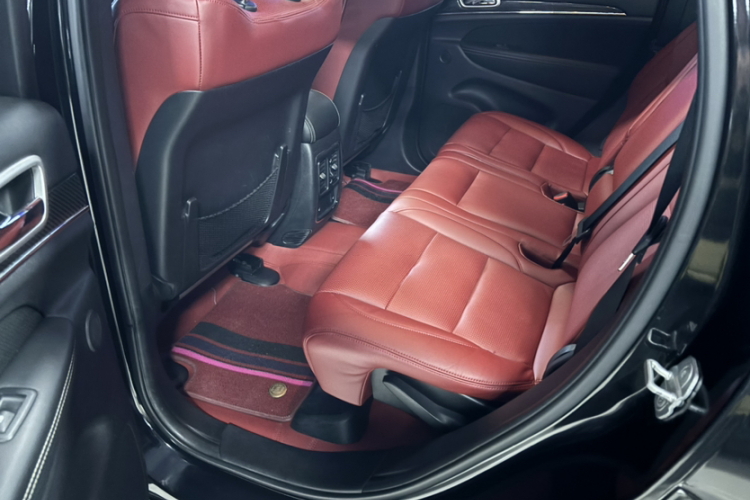 Jeep 大切诺基 SRT 2013款 6.4L SRT8 炫黑版中控内饰7005