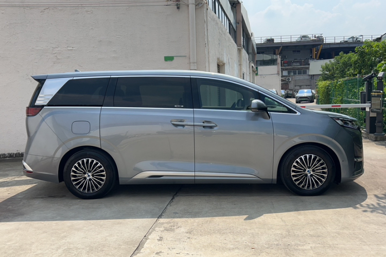 腾势D9 2022款 DM-i 970 四驱旗舰型车身外观6005