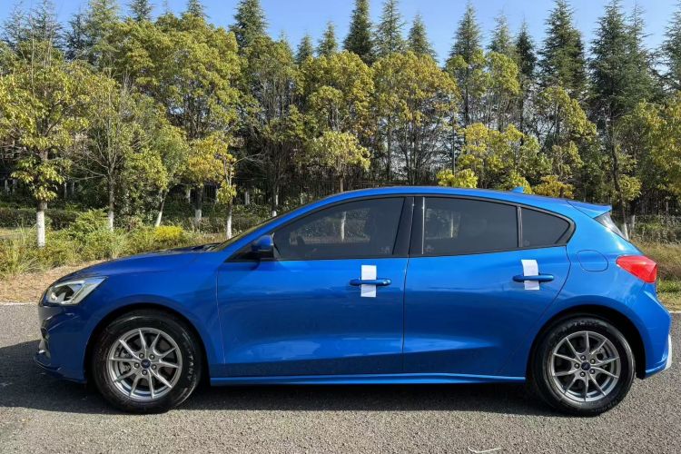 福特 福克斯 2020款 两厢 EcoBoost 180 自动锋潮型车身外观6010