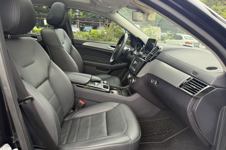 奔驰GLE轿跑 2015款 GLE 320 4MATIC 轿跑SUV中控内饰7013