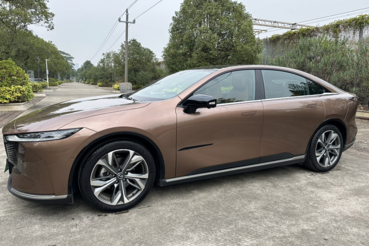 马自达EZ-6 2024款 增程200智尊版车身外观6015