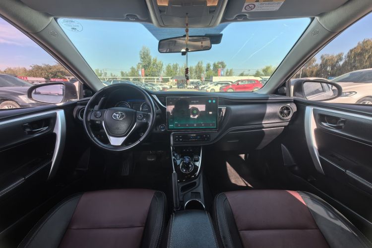 丰田 卡罗拉 2018款 双擎 1.8L E-CVT智尚版中控内饰7001