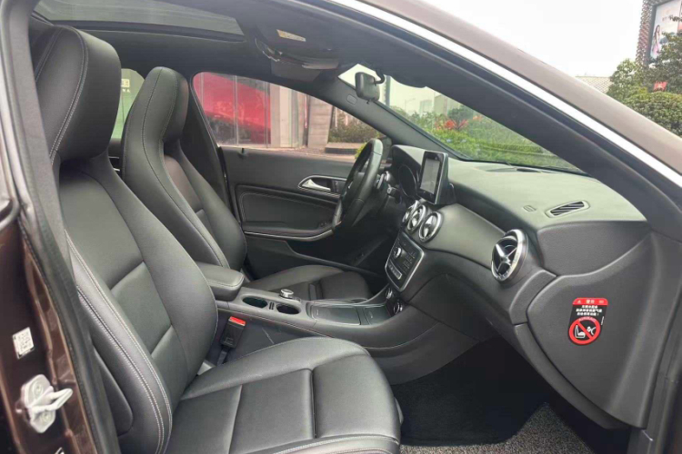 奔驰CLA 2016款 改款 CLA 200 动感型车身外观6015