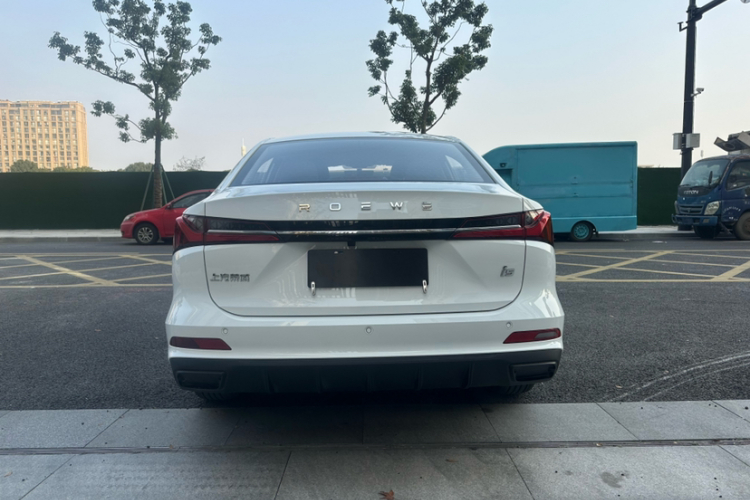 荣威i5 2023款 1.5L 手动舒享版车身外观6002